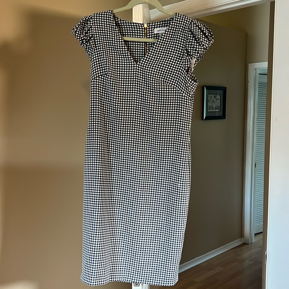 Calvin Kline plaid size 8 dress with balloon cap sleeves